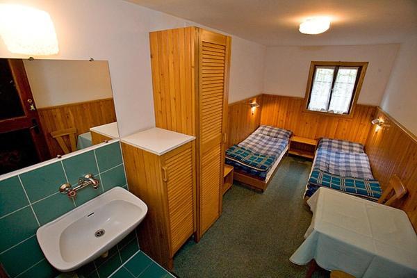 Auberge de jeunesse Schronisko Pttk Samotnia à Karpacz Chambre photo