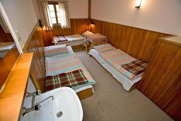 Auberge de jeunesse Schronisko Pttk Samotnia à Karpacz Chambre photo