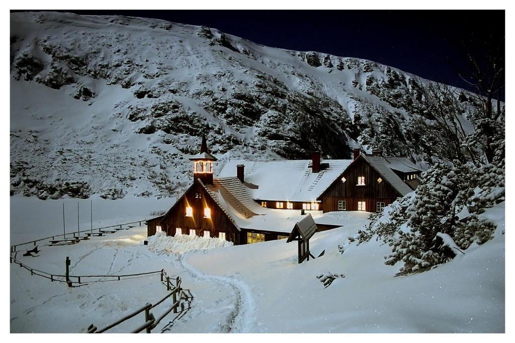 Auberge de jeunesse Schronisko Pttk Samotnia à Karpacz Extérieur photo