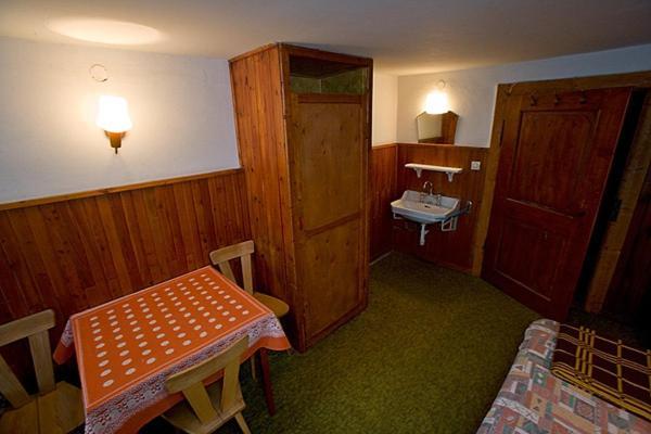 Auberge de jeunesse Schronisko Pttk Samotnia à Karpacz Chambre photo