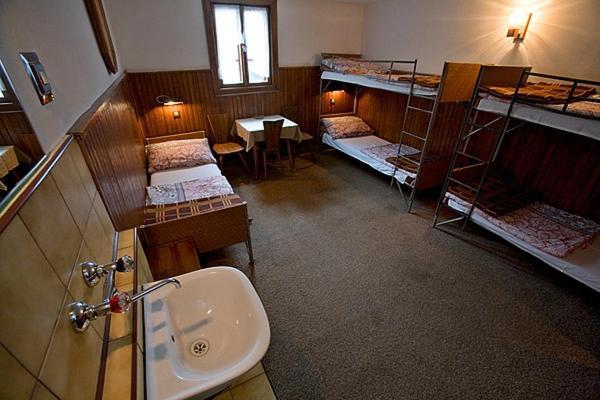 Auberge de jeunesse Schronisko Pttk Samotnia à Karpacz Chambre photo